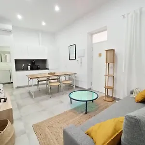 apartamento-rinconcillo-junto-al-mercado.hotelsincadiz.net/